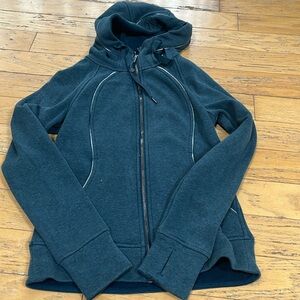 Lululemon Scuba zip up size 4